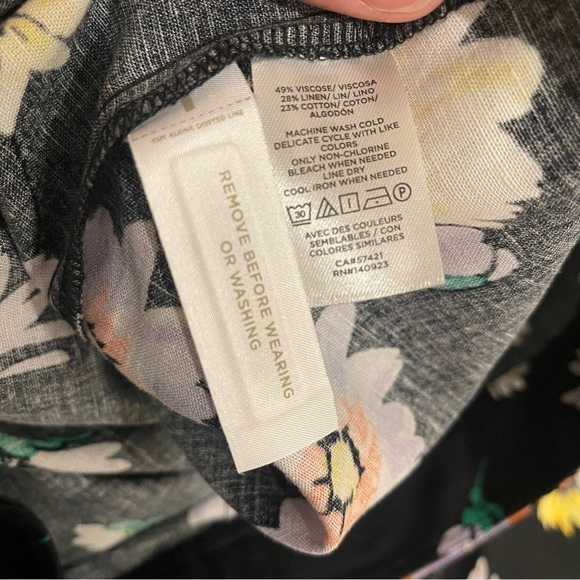 LOFT Midi Wrap Skirt Women’s Sz 2 Black Floral Linen Blend Moody Feminine Spring - Picture 9 of 10